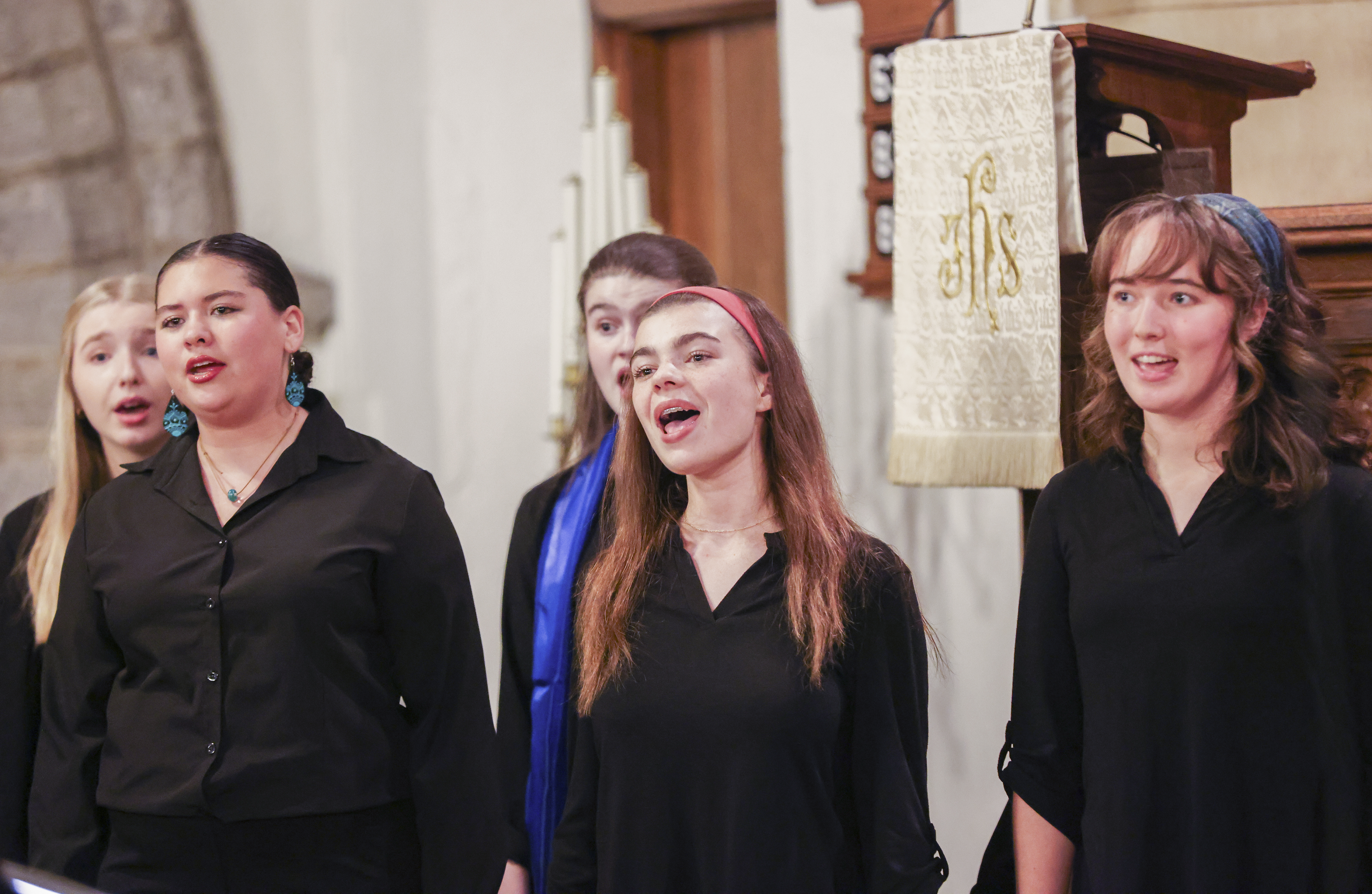 Mosaic Youth Chorus performs at their Winter Concert